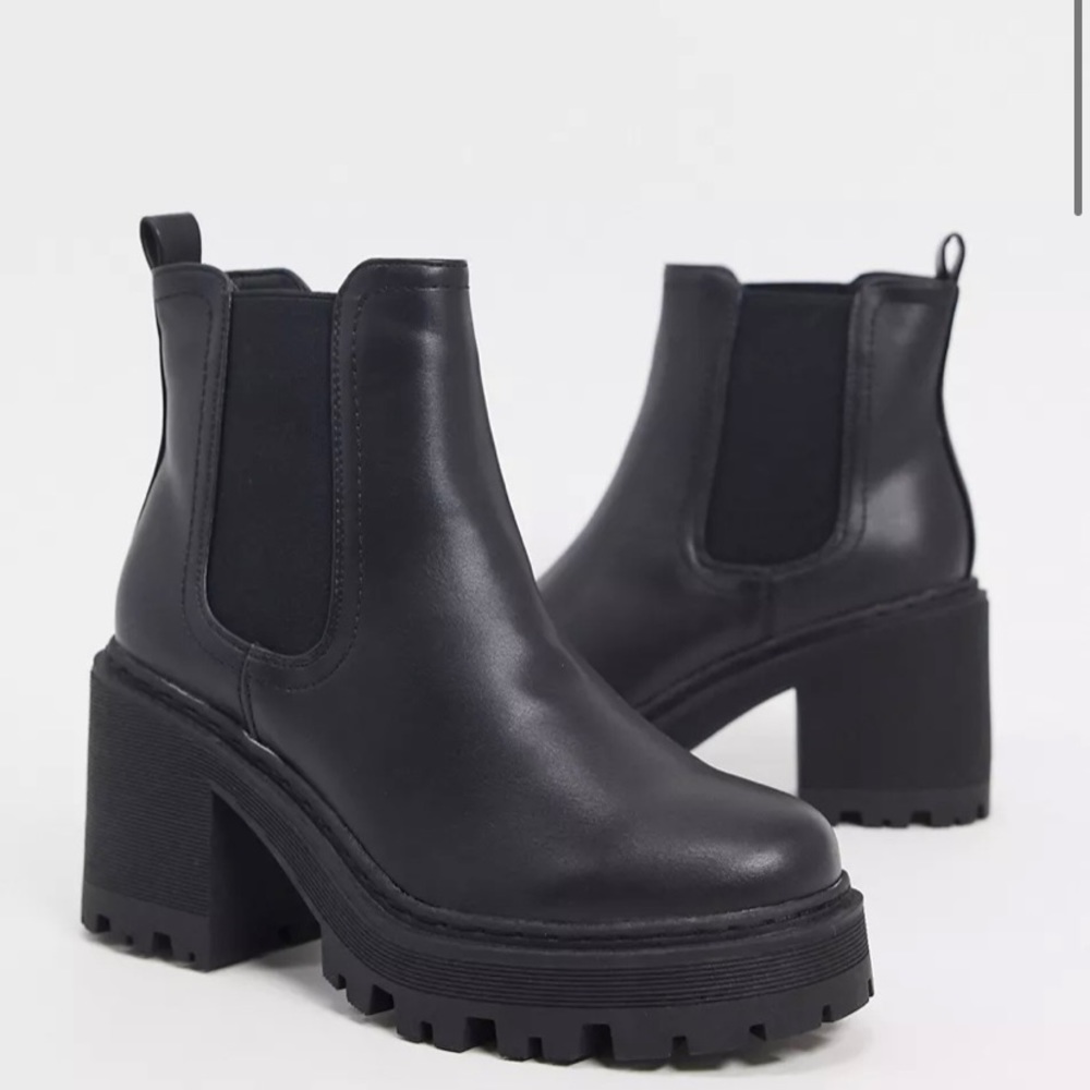 NEW Black Chunky Boot